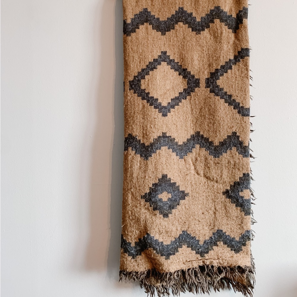 Aritzia: Diamond Mosaic Blanket Scarf